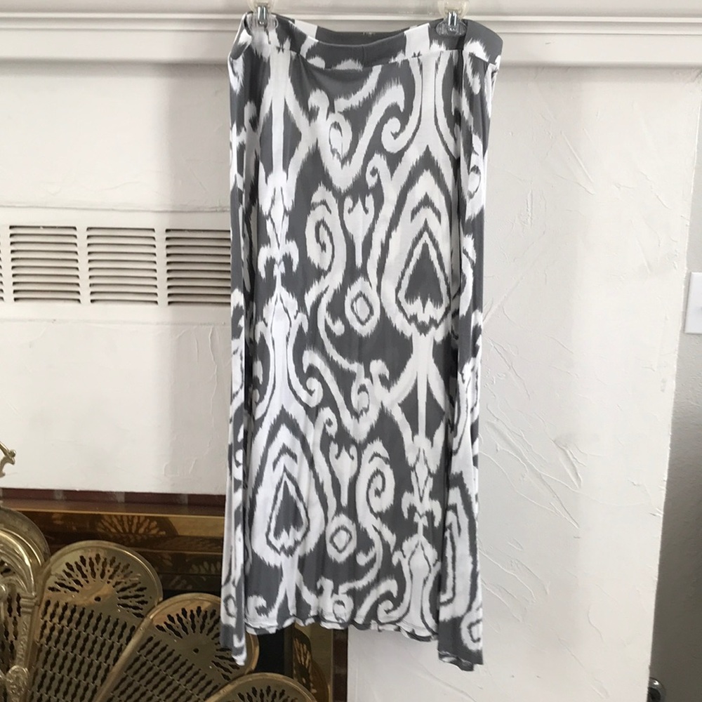 I.N.C. IKAT PRINT GRAY WHITE A-line skirt